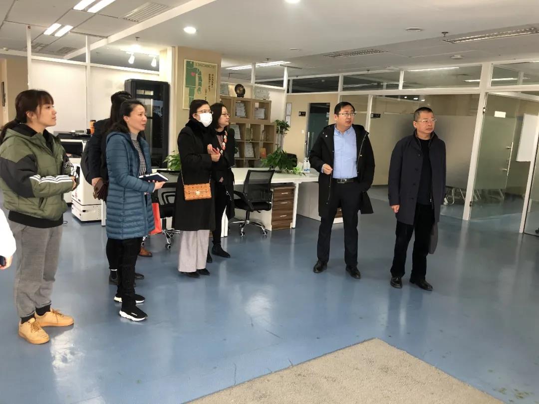 市教委學(xué)生事務(wù)中心、成才與就業(yè)編輯部、上海市創(chuàng)業(yè)基金會(huì)（EFG）、覺群文教基金會(huì)領(lǐng)導(dǎo)蒞臨颯智指導(dǎo)(圖2)